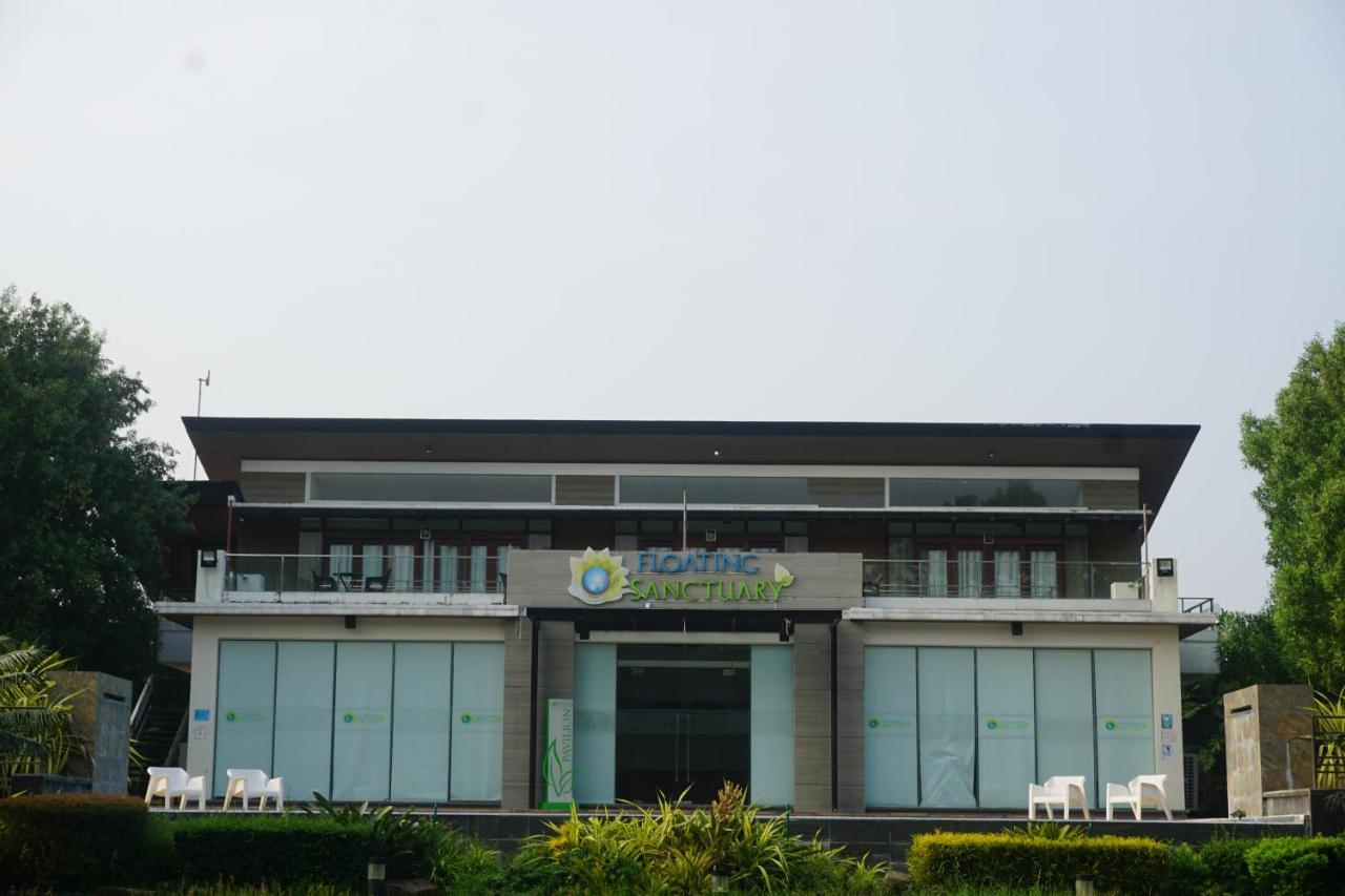 Floating Sanctuary Resort Powered By Cocotel Bulacan Zewnętrze zdjęcie